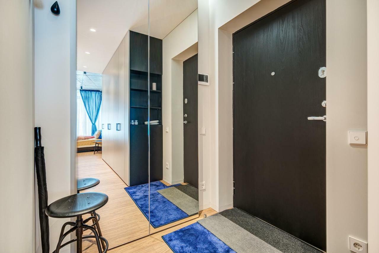 Happy Inn Gold Studio, Self Check-In, Parking In The Underground Garage VNO Exteriör bild