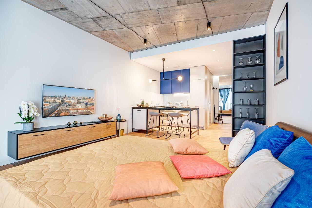 Happy Inn Gold Studio, Self Check-In, Parking In The Underground Garage VNO Exteriör bild